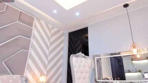 giannasue online show from December 7, 8:11 pm