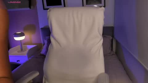 GIGI online show from October 18, 5:22 am