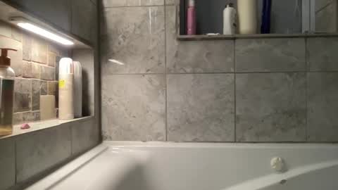 Gigi Kerr online show from February 14, 1:19 am