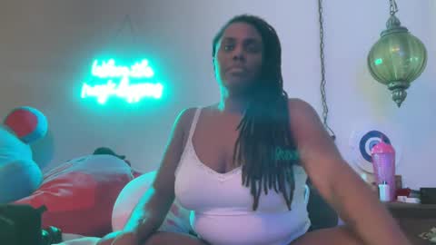 Snapshot of gigimcfee chatting on September 14, 7:43 am G Money online show from September 14, 7:43 am