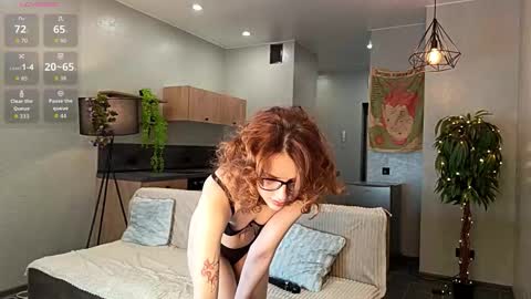 Anna online show from February 3, 1:37 pm