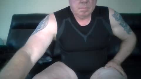 gimmmieoooo online show from December 1, 7:06 am