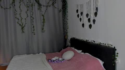 Gin online show from March 12, 6:39 am