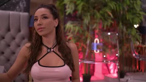 Gina online show from May 31, 7:48 pm
