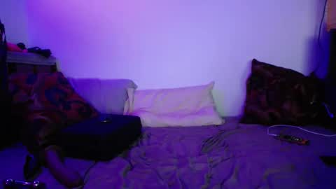 Snapshot of ginger_binj chatting on September 19, 3:16 pm ginger_binj online show from September 19, 3:16 pm