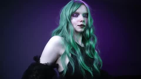        im expecting 350 thumbs up on my altar   online show from March 27, 10:11 pm