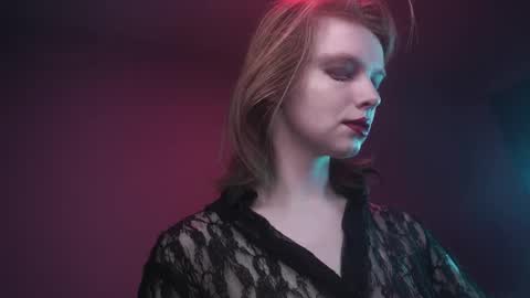        im expecting 350 thumbs up on my altar   online show from January 16, 10:08 pm