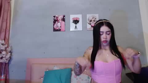 ginnifer_goodwin online show from November 20, 12:15 pm