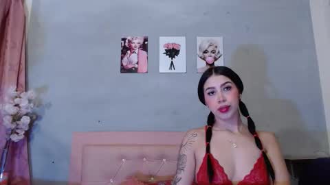 ginnifer_goodwin online show from December 2, 12:14 pm