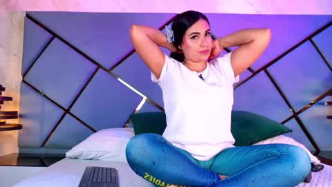 Snapshot of giorgia_13 chatting on September 23, 3:33 am giorgia online show from September 23, 3:33 am