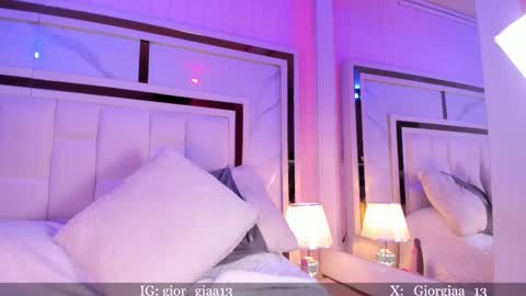 Snapshot of giorgia_13 chatting on March 8, 6:43 am giorgia online show from March 8, 6:43 am