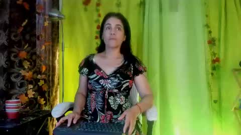 Girasol Walton online show from June 28, 2:02 pm