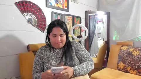 girl_luna_ online show from October 2, 7:45 pm