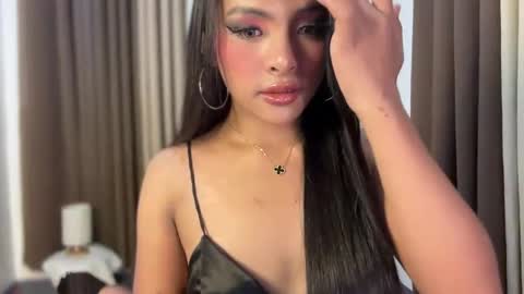 queen ronna online show from March 28, 8:27 am