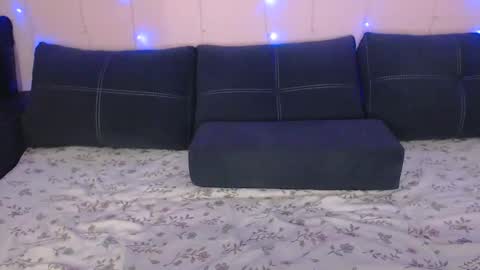 girlfarmers online show from December 21, 6:30 am