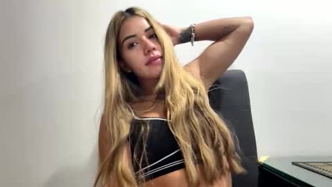 girlpinkxx online show from October 25, 11:38 pm