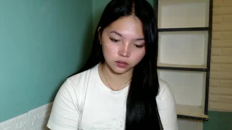 Rhaine online show from November 11, 8:55 pm