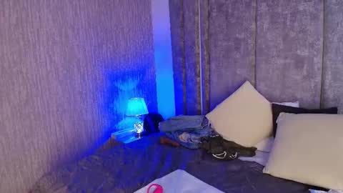     online show from March 1, 2:54 pm