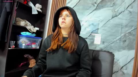 Snapshot of gisselle21 chatting on October 11, 10:42 am gissell online show from October 11, 10:42 am