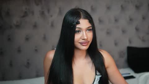 Snapshot of giuliasya chatting on October 13, 10:34 pm Giulia online show from October 13, 10:34 pm