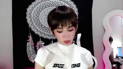 givemethrillx online show from February 3, 4:04 am