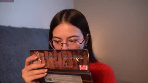 Agness online show from December 4, 3:55 pm