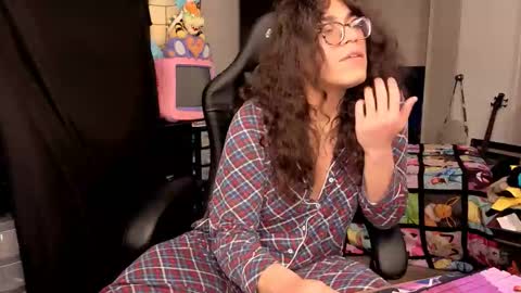 glaceon9 online show from December 1, 4:54 am