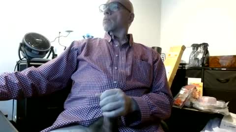 glaikind925958 online show from June 28, 12:17 am