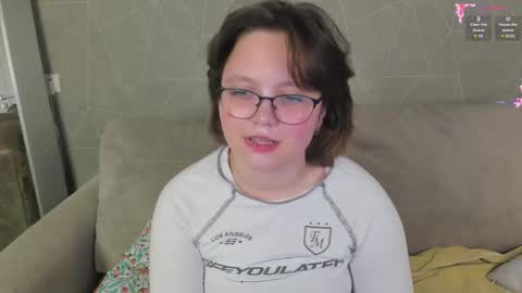 glimmer_goddesss online show from November 11, 9:22 am