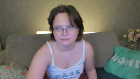 glimmer_goddesss online show from November 9, 8:29 am