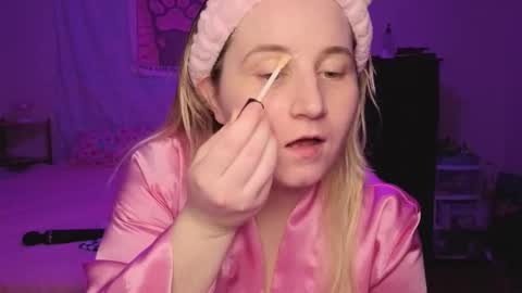 Glitch online show from February 5, 11:58 am