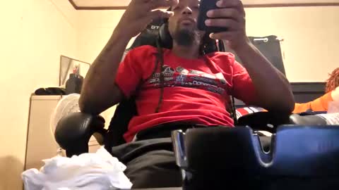 glomightyj online show from April 19, 12:11 am