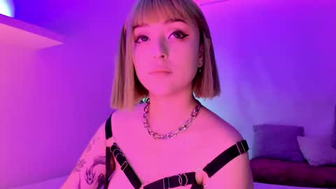 Mimi online show from December 19, 9:21 pm