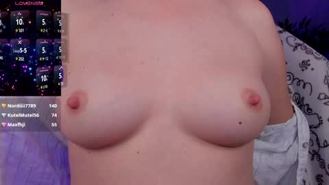 gloriagrays online show from December 15, 8:15 pm