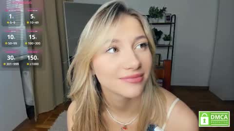Snapshot of glossybabe_ chatting on October 19, 7:02 am Cherry online show from October 19, 7:02 am