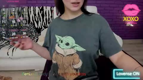 Mia online show from February 26, 7:39 pm