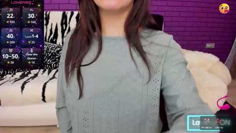 Mia online show from December 4, 11:04 pm