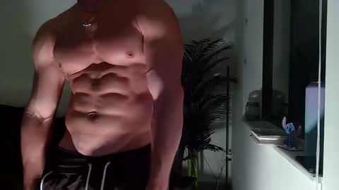 MuscleFindomBoi online show from December 15, 1:35 am