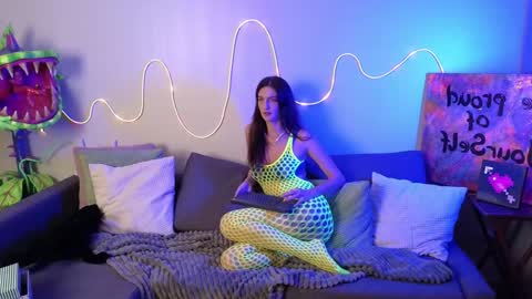 Snapshot of goddess_marylin chatting on January 21, 10:08 am   330 UTC2 girls   online show from January 21, 10:08 am
