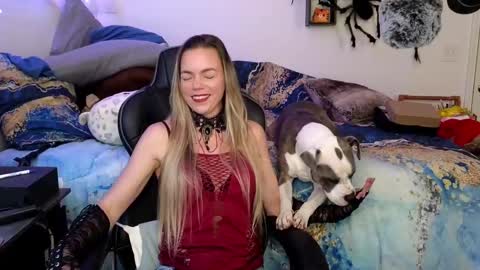 Snapshot of goddess_of_mars chatting on February 18, 6:47 pm Patricia Mars Goddess of Mars twitter thegoddessmindy online show from February 18, 6:47 pm