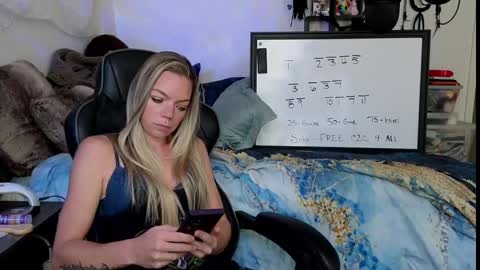 Snapshot of goddess_of_mars chatting on September 9, 4:07 pm Patricia Mars Goddess of Mars twitter thegoddessmindy online show from September 9, 4:07 pm