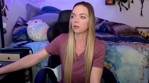 Snapshot of goddess_of_mars chatting on February 25, 3:20 pm Patricia Mars Goddess of Mars twitter thegoddessmindy online show from February 25, 3:20 pm