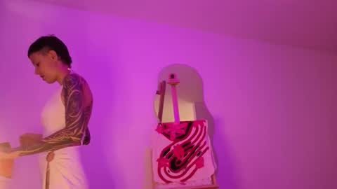 vee online show from February 4, 9:08 pm