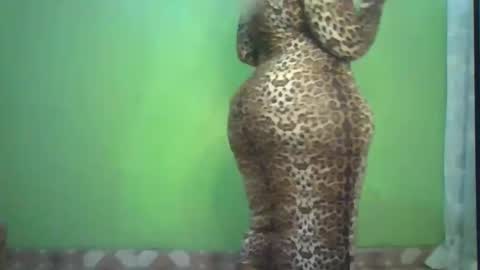 Snapshot of goddessebon chatting on October 13, 11:01 am shasha big online show from October 13, 11:01 am