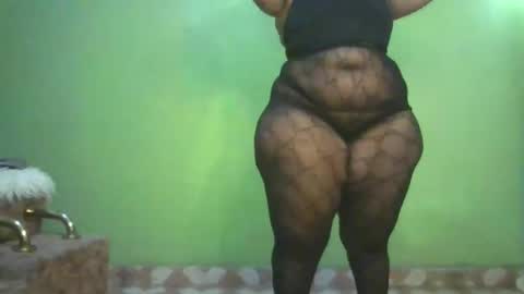Snapshot of goddessebon chatting on October 15, 8:26 am shasha big online show from October 15, 8:26 am