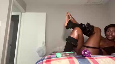 Jade online show from November 12, 5:15 pm