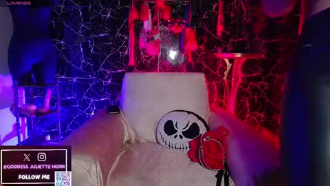 Goddes Juliette Noiir online show from April 17, 11:01 am