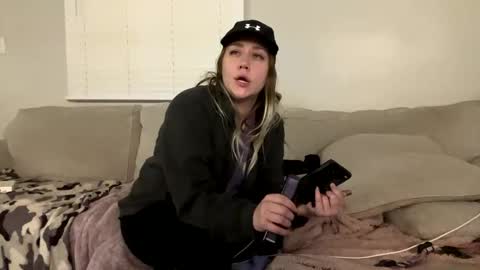 GoddessMayvn online show from February 13, 9:45 am