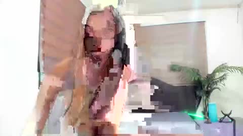 JENNIFER online show from January 10, 11:59 am