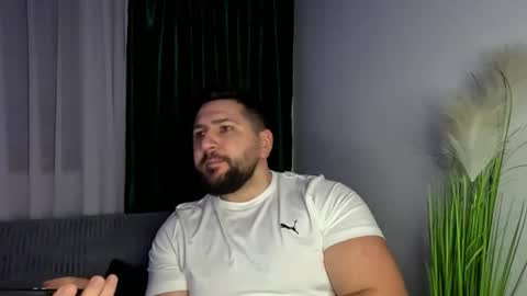 gold_alpha_boy online show from February 9, 8:22 pm